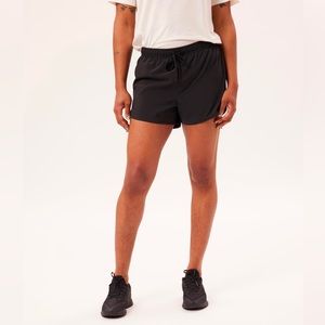 Girlfriend Collective Black Marathon Short size Medium New with Tags